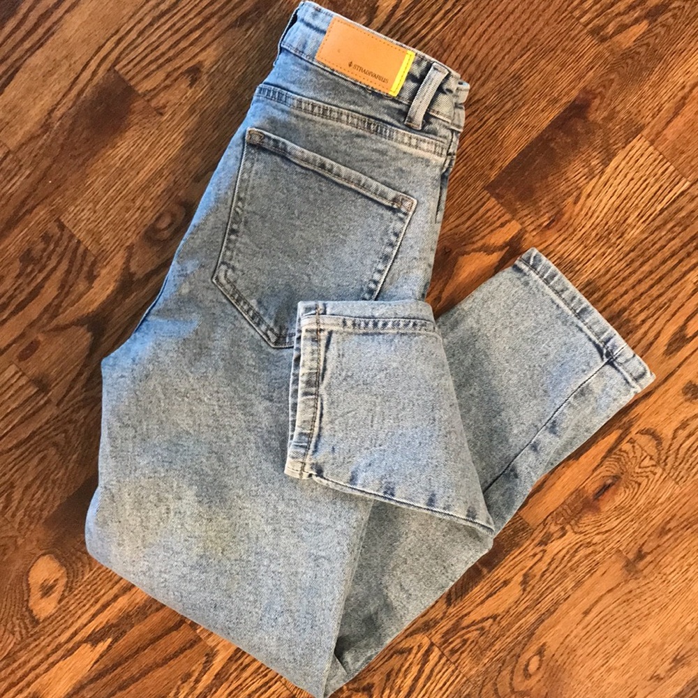 Stradivarius Mom Slim Fit High Rise Jeans